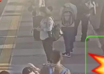 Video. Imágenes fuertes: mujer se desmaya y muere arrollada por el Metro