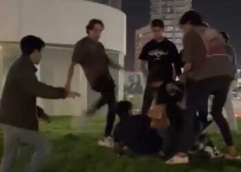 Video. Indignación por “juniors” que GOLPEARON a joven en Puebla, ¡casi lo MATAN!