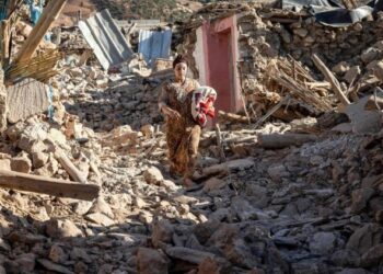 ESCALOFRIANTE cifra: van más de 2 mil 600 MUERTOS tras terremoto en Marruecos