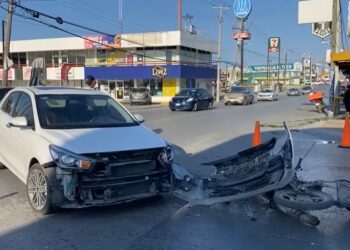 Motociclistas HERIDOS tras aparatoso CHOQUE contra vehículo en Reynosa