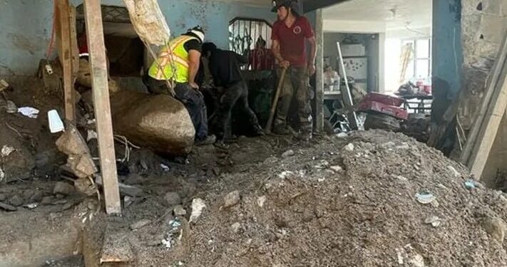 Acapulco: FAMILIA entera MUERE aplastada ¡por una roca de 50 toneladas!
