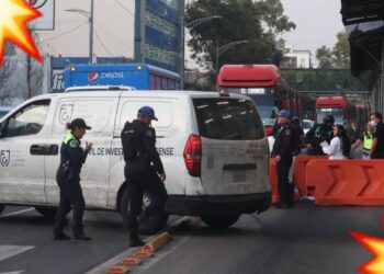 MUERE frente a su NIÑO al ser golpeada y arrollada por el Metrobús
