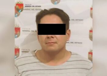 Desquiciado ASESINA a balazos a su esposa porque le pidió DIVORCIO