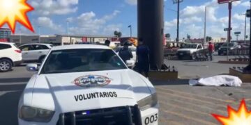 MUERTE sorprende a INDIGENTE en estacionamiento de tienda en Matamoros
