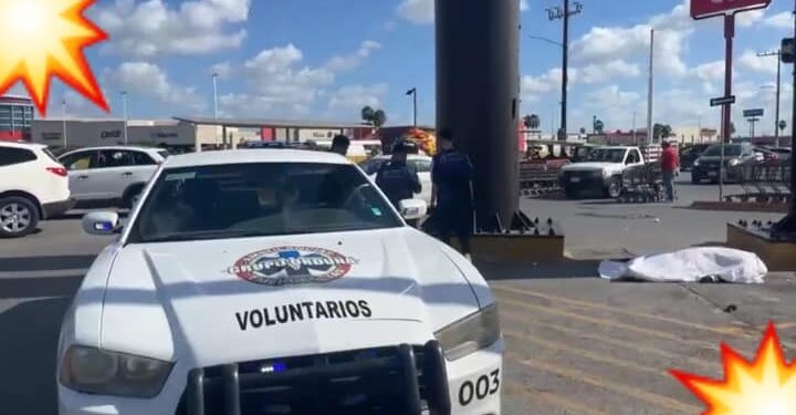 MUERTE sorprende a INDIGENTE en estacionamiento de tienda en Matamoros
