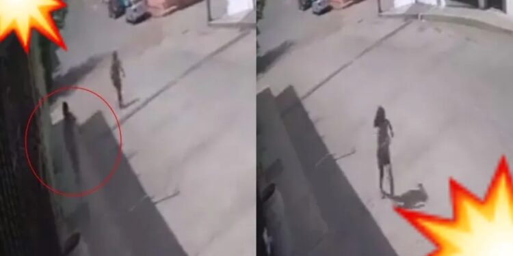 Video. ¡Nena MUERDE a sujeto que quiso SECUESTRARLA y logra escapar!